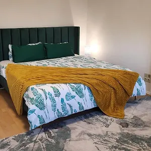Apartment Lavish In The Heart Of Center, Düsseldorf